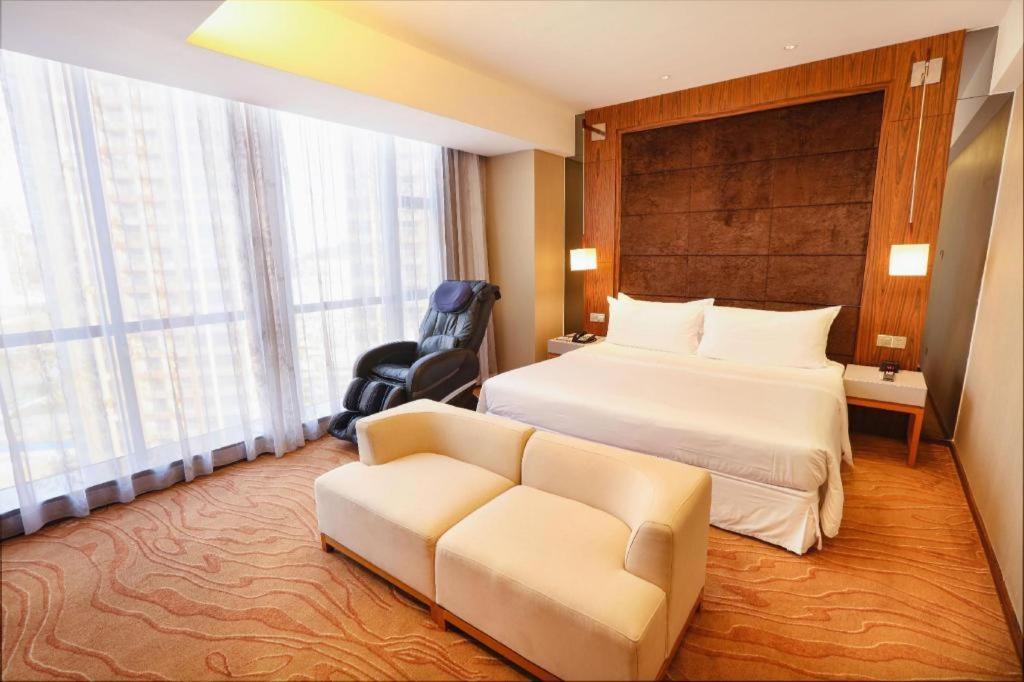 รามาดา พลาซา ฮุยจู อีสท์ โฮเต็ล Hotel ฮุ่ยโจว ภายนอก รูปภาพ