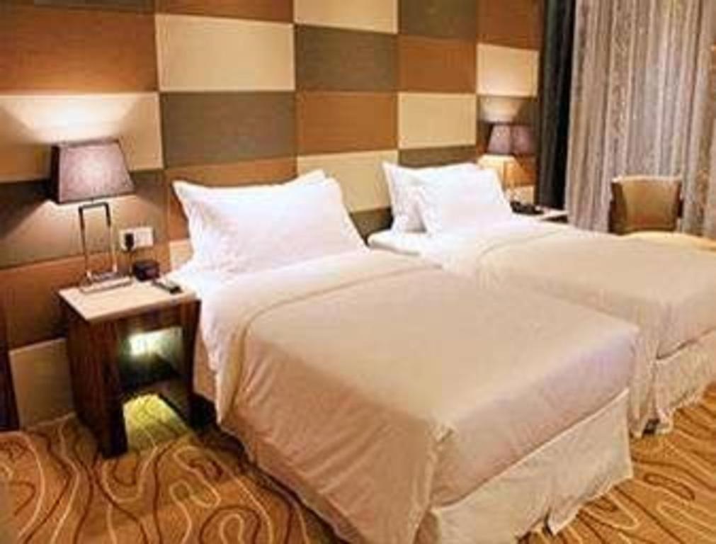 รามาดา พลาซา ฮุยจู อีสท์ โฮเต็ล Hotel ฮุ่ยโจว ภายนอก รูปภาพ